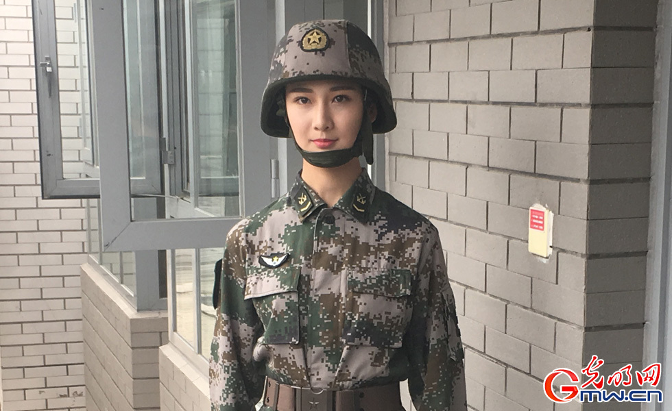 【網絡媒體國防行】探營解放軍三軍儀仗隊女兵中隊：簡單而不平凡