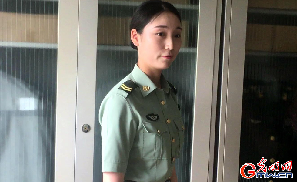 【網絡媒體國防行】探營解放軍三軍儀仗隊女兵中隊：簡單而不平凡