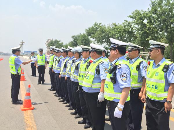 臨汾交警紀實：33℃烈日下的午查